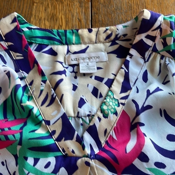 Liz Claiborne multi colored flower sheer top size medium sleeveless curve hem - Picture 11 of 13